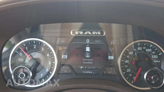 2019 Ram 1500 Laramie Crew Cab Short Bed - miniatura 18