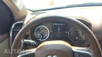 2019 Ram 1500 Laramie Crew Cab Short Bed - miniatura 29