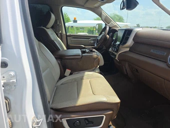 2019 Ram 1500 Laramie Crew Cab Short Bed - miniatura 8