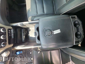 2019 Ram 1500 Laramie Crew Cab Short Bed - miniatura 8