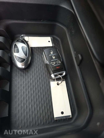 2019 Ram 1500 Laramie Crew Cab Short Bed - miniatura 8