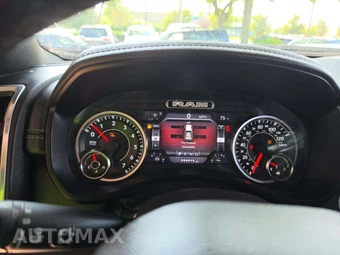 2019 Ram 1500 Laramie Crew Cab Short Bed - miniatura 9