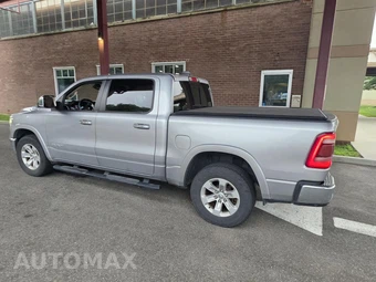 2019 Ram 1500 Laramie Crew Cab Short Bed - miniatura 17