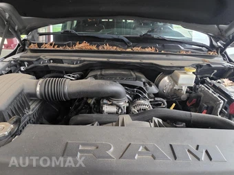 2019 Ram 1500 Laramie Crew Cab Short Bed - miniatura 26