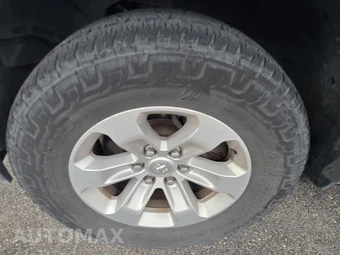 2019 Ram 1500 Laramie Crew Cab Short Bed - miniatura 3