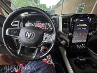 2019 Ram 1500 Laramie Crew Cab Short Bed - miniatura 5