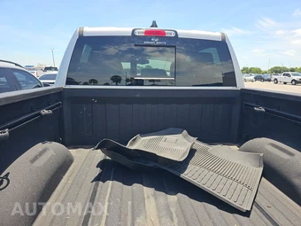 2019 Ram 1500 Laramie Crew Cab Short Bed - miniatura 16