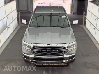 2019 Ram 1500 Laramie Crew Cab Short Bed - miniatura 2
