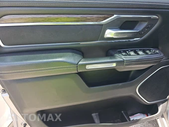 2019 Ram 1500 Laramie Crew Cab Short Bed - miniatura 9