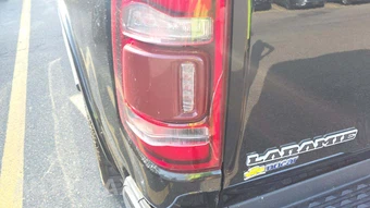 2019 Ram 1500 Laramie Crew Cab Short Bed – miniatura 20