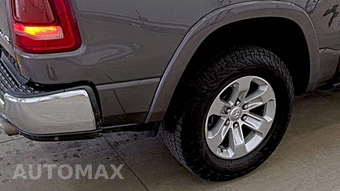 2019 Ram 1500 Laramie Crew Cab Short Bed - miniatura 9