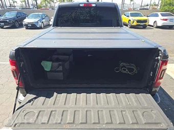 2019 Ram 1500 Laramie Crew Cab Short Bed - miniatura 14