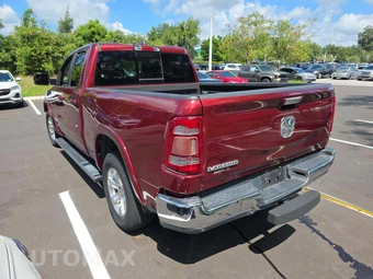 2019 Ram 1500 Laramie Extended Cab Medium Bed - miniatura 2