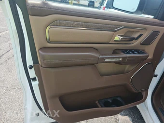 2019 Ram 1500 Laramie Longhorn Crew Cab Medium Bed - miniatura 9