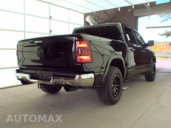 2019 Ram 1500 Laramie Longhorn Crew Cab Short Bed - miniatura 4