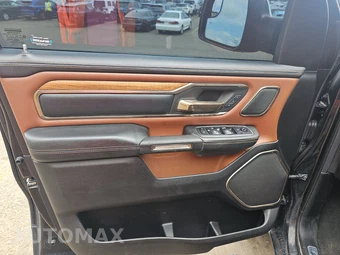 2019 Ram 1500 Laramie Longhorn Crew Cab Short Bed - miniatura 9