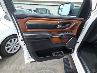 2019 Ram 1500 Laramie Longhorn Crew Cab Short Bed - miniatura 9