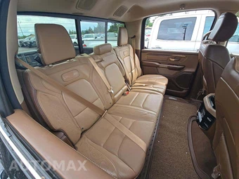 2019 Ram 1500 Laramie Longhorn Crew Cab Short Bed - miniatura 16