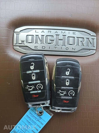 2019 Ram 1500 Laramie Longhorn Crew Cab Short Bed - miniatura 8