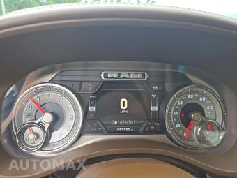 2019 Ram 1500 Laramie Longhorn Crew Cab Short Bed - miniatura 9