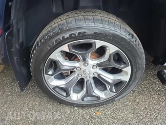 2019 Ram 1500 Laramie Longhorn Crew Cab Short Bed - miniatura 10