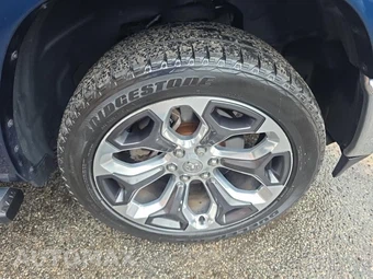 2019 Ram 1500 Laramie Longhorn Crew Cab Short Bed - miniatura 9