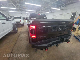 2019 Ram 1500 Rebel Extended Cab Medium Bed - miniatura 2