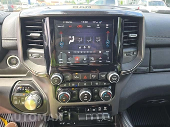 2019 Ram 1500 Sport Crew Cab Medium Bed - miniatura 7
