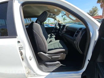 2019 Ram 1500 Tradesman Crew Cab Medium Bed - miniatura 8