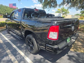 2019 Ram 1500 Tradesman Crew Cab Short Bed – miniatura 2