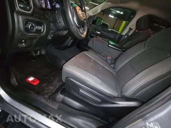 2019 Ram 1500 Tradesman Extended Cab Medium Bed - miniatura 6