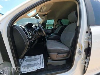 2019 Ram 2500 Big Horn Crew Cab Medium Bed - miniatura 3