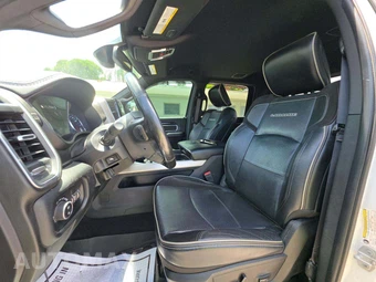 2019 Ram 2500 Laramie Crew Cab Medium Bed - miniatura 3
