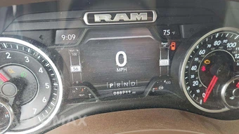 2019 Ram 2500 Laramie Crew Cab Medium Bed - miniatura 17