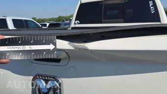 2019 Ram 2500 Laramie Crew Cab Medium Bed - miniatura 30