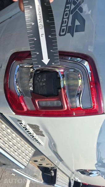 2019 Ram 2500 Laramie Crew Cab Medium Bed - miniatura 31