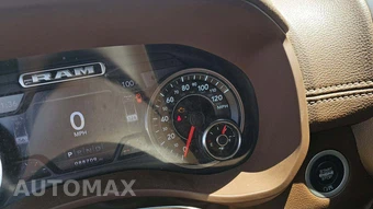 2019 Ram 2500 Laramie Crew Cab Medium Bed - miniatura 32