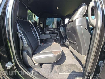 2019 Ram 2500 Laramie Crew Cab Medium Bed - miniatura 15