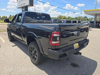 2019 Ram 2500 Laramie Crew Cab Medium Bed - miniatura 2