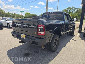2019 Ram 2500 Laramie Crew Cab Medium Bed - miniatura 3