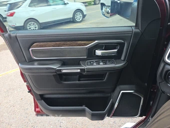 2019 Ram 2500 Laramie Crew Cab Medium Bed - miniatura 9