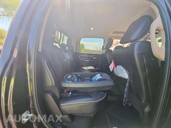 2019 Ram 2500 Laramie Crew Cab Medium Bed - miniatura 16
