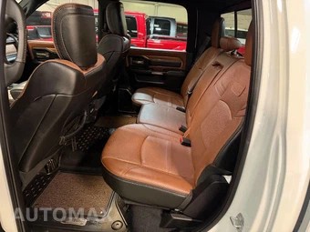 2019 Ram 2500 Laramie Longhorn Crew Cab Medium Bed - miniatura 4