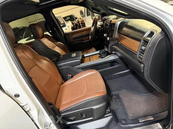 2019 Ram 2500 Laramie Longhorn Crew Cab Medium Bed - miniatura 8