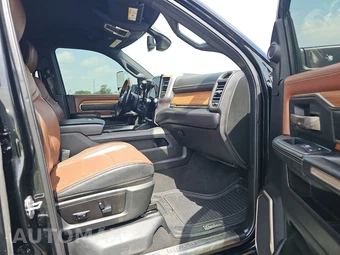 2019 Ram 2500 Laramie Longhorn Crew Cab Medium Bed - miniatura 8