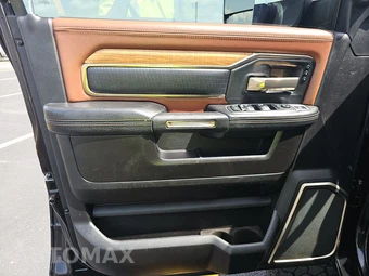 2019 Ram 2500 Laramie Longhorn Crew Cab Medium Bed - miniatura 9