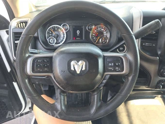2019 Ram 3500 Cab Chassis Tradesman Crew Cab DRW - miniatura 10