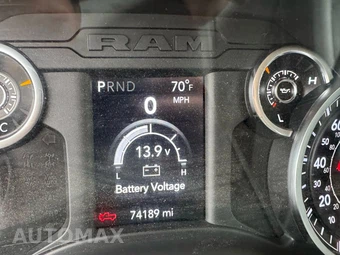 2019 Ram 3500 Cab Chassis Tradesman Crew Cab DRW - miniatura 17