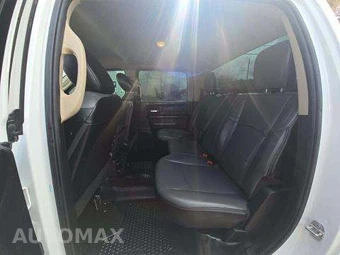 2019 Ram 3500 Cab Chassis Tradesman Crew Cab DRW - miniatura 13