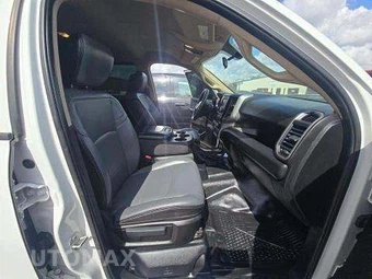 2019 Ram 3500 Cab Chassis Tradesman Crew Cab DRW - miniatura 17